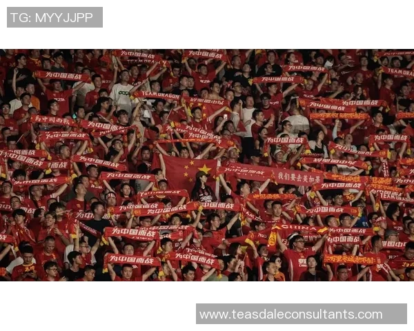 中国足球明星与国际巨星神似对比引发热议与讨论 中国足球明星与国际巨星神似对比引发热议与讨论