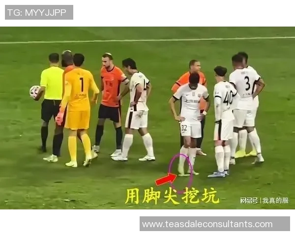 足球明星脚踝训练秘籍揭秘提升灵活性与爆发力的有效方法 足球明星脚踝训练秘籍揭秘提升灵活性与爆发力的有效方法